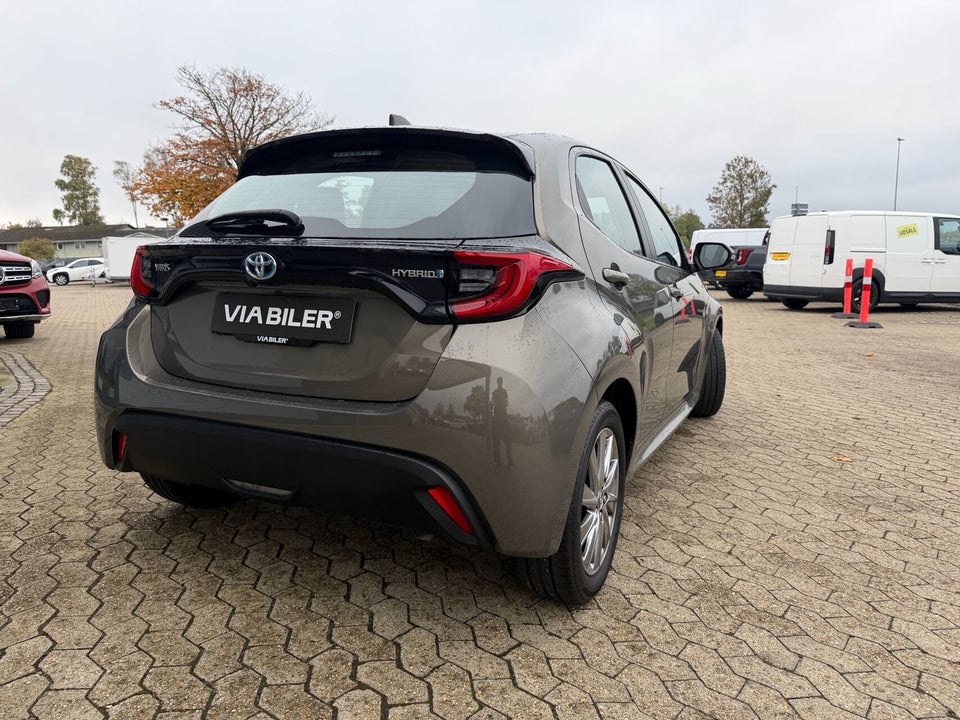 Toyota Yaris 1,5 Hybrid Active Tech+ e-CVT 5d