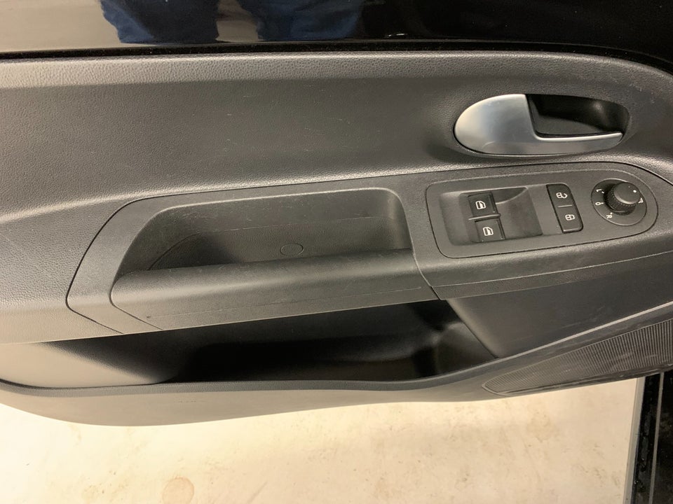 VW e-Up! Move Up! 5d