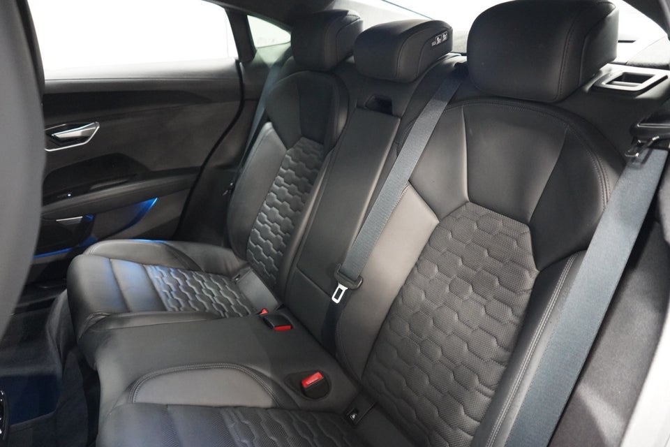 Audi RS e-tron GT quattro 4d