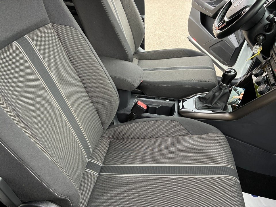 VW T-Roc 1,0 TSi 115 Style 5d
