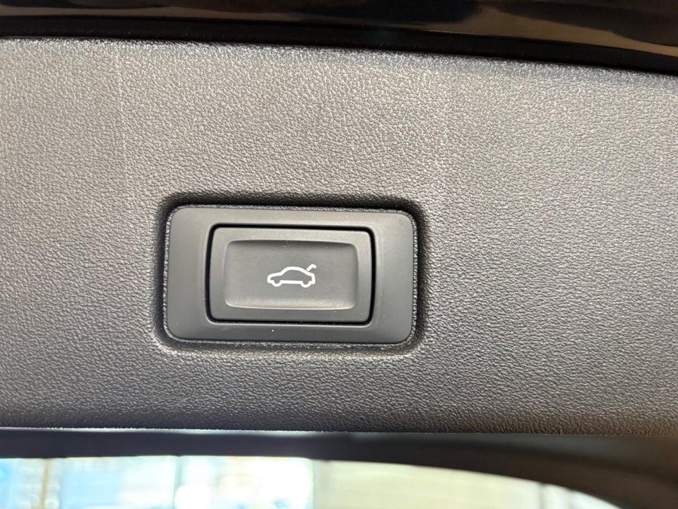 Audi Q4 e-tron 40  5d