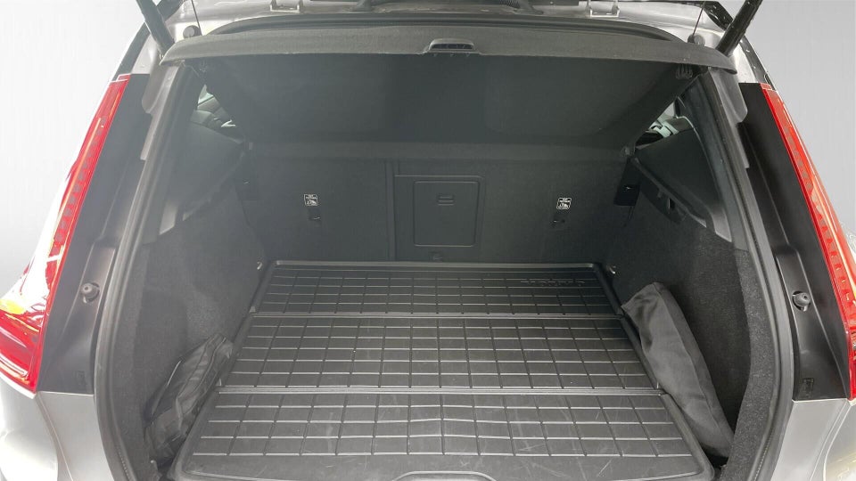 Volvo XC40 ReCharge Extended Range Plus 5d