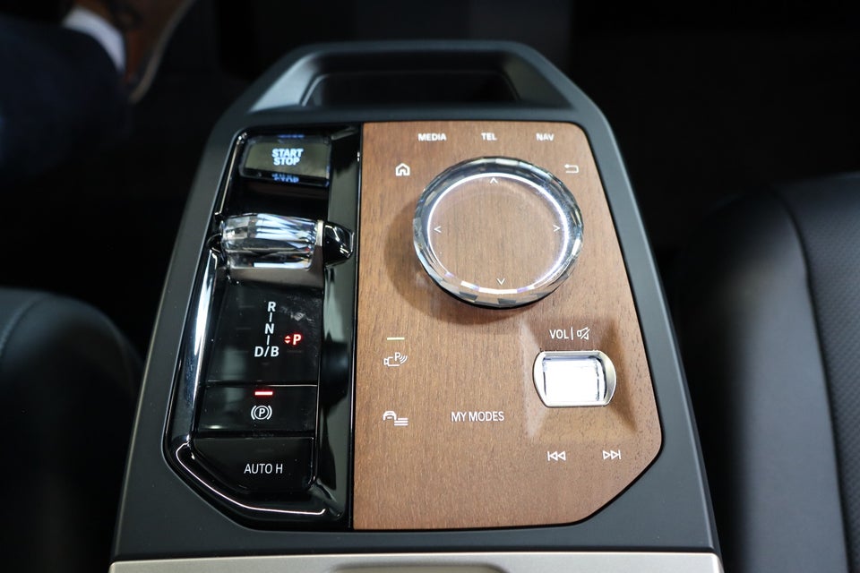 BMW iX xDrive40 Fully Charged 5d