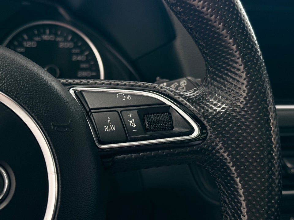 Audi Q5 3,0 TDi 245 S-line quattro S-tr. 5d
