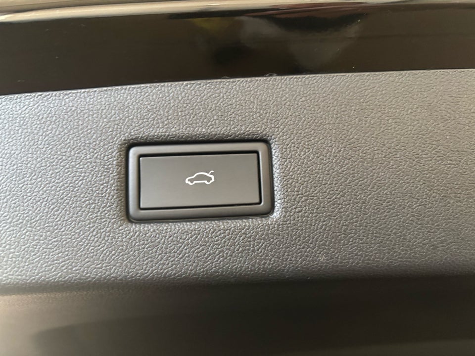 Ford Explorer 82 Premium Extended Range 5d