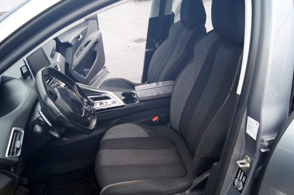 Peugeot 3008 1,6 BlueHDi 120 Active EAT6 5d