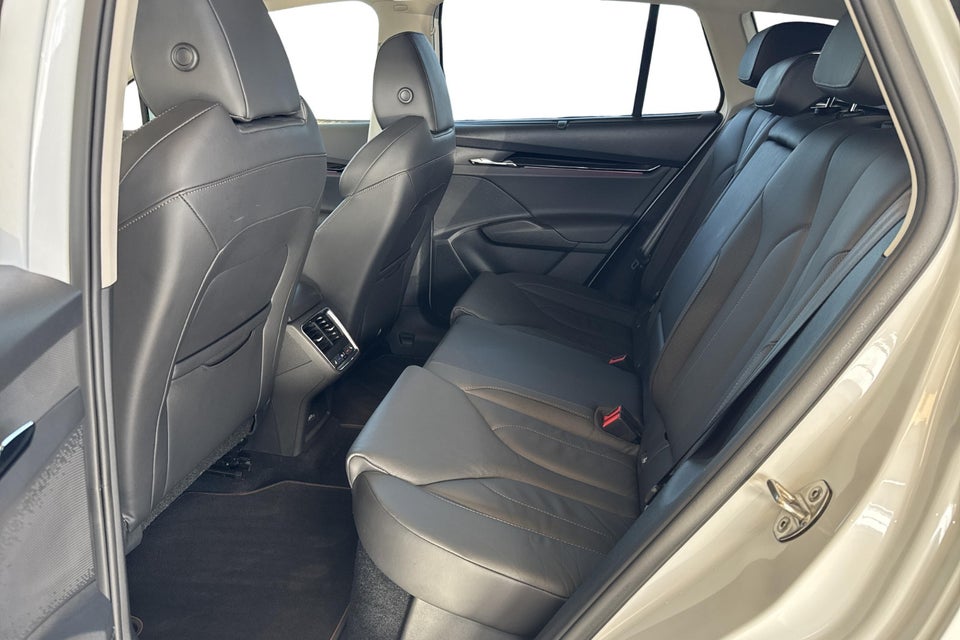 Skoda Enyaq 80 iV Suite 5d