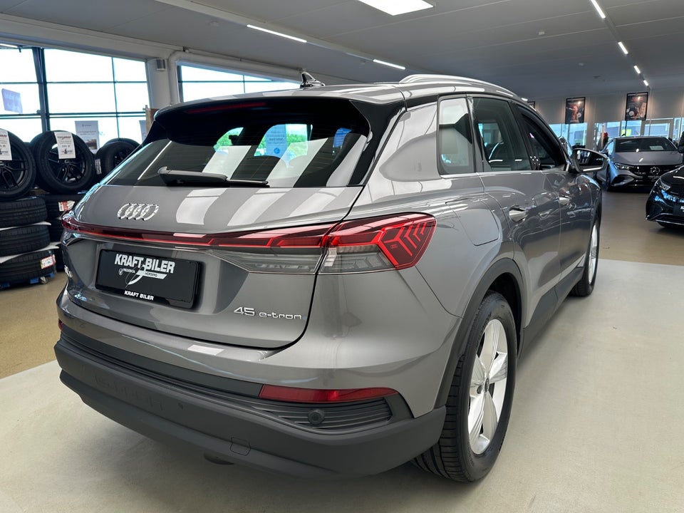 Audi Q4 e-tron 45 Progress 5d