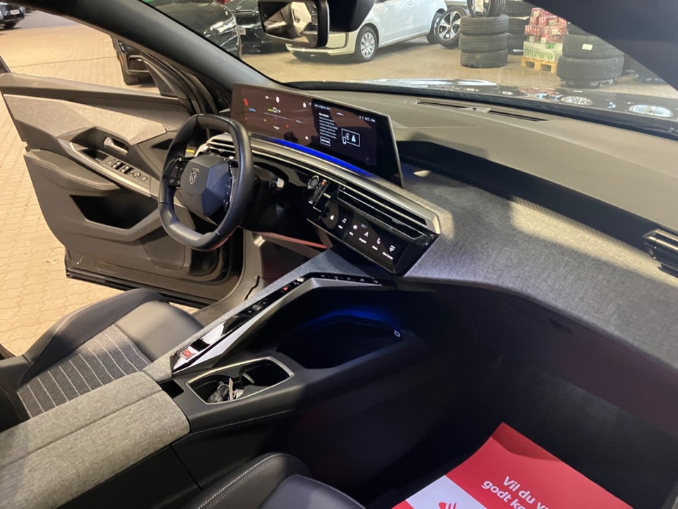 Peugeot e-5008 77 Allure 7prs 5d