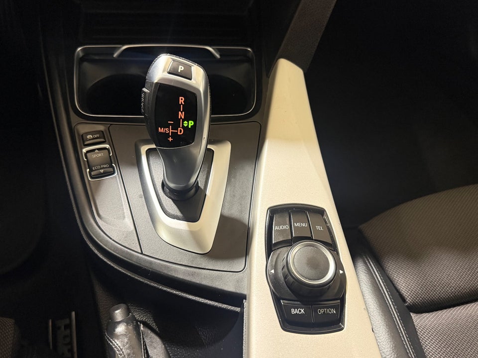 BMW 320d 2,0 Touring aut. 5d