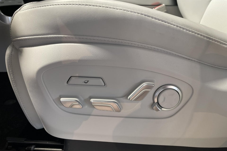 Hyundai Ioniq 9 110 Calligraphy 4WD 6prs 5d