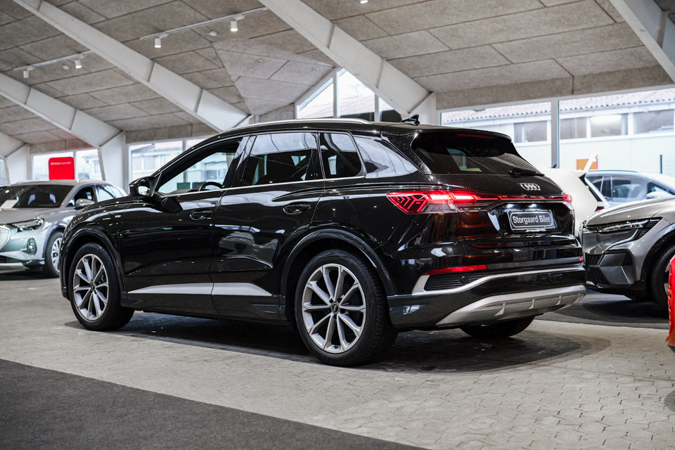 Audi Q4 e-tron 40 S-line 5d
