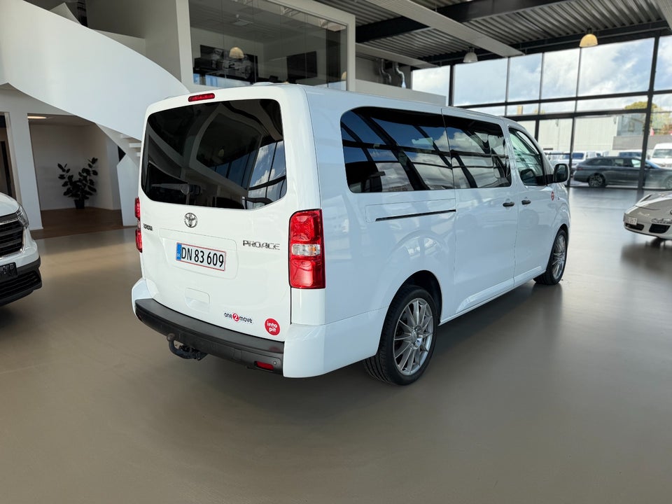 Toyota ProAce Verso 2,0 D 120 Medium Combi aut. 5d