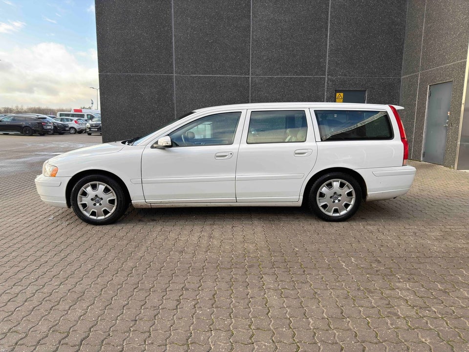 Volvo V70 2,4 140 aut. 5d