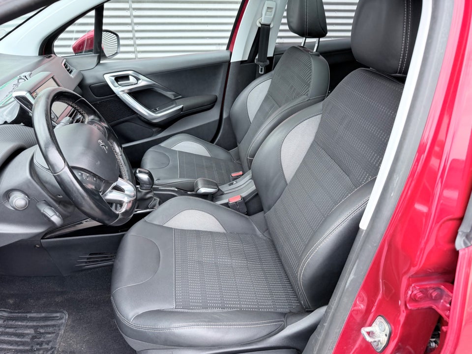 Peugeot 2008 1,6 BlueHDi 100 Allure Sky 5d