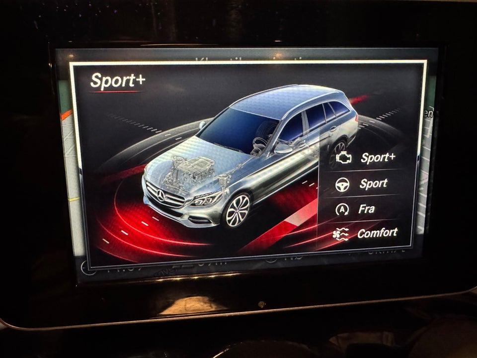 Mercedes C400 3,0 AMG Line stc. aut. 4Matic 5d