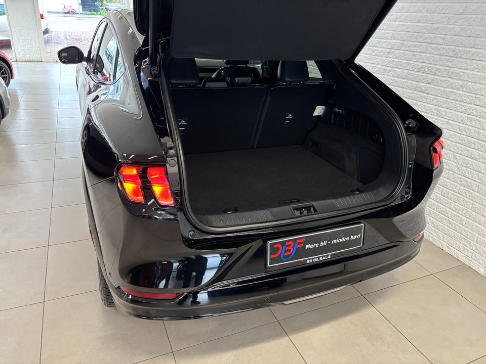 Ford Mustang Mach-E 75 Premium Standard Range AWD 5d