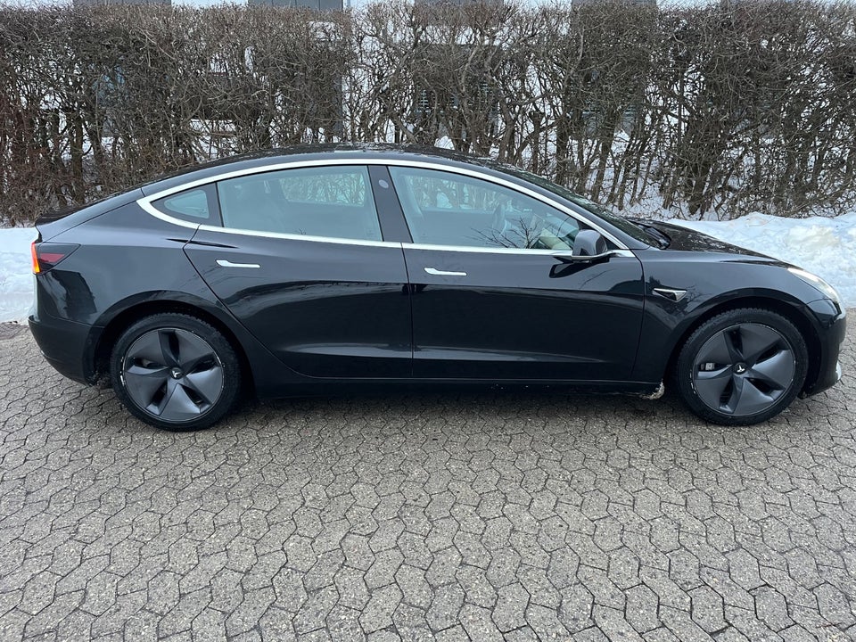 Tesla Model 3 Long Range AWD 4d