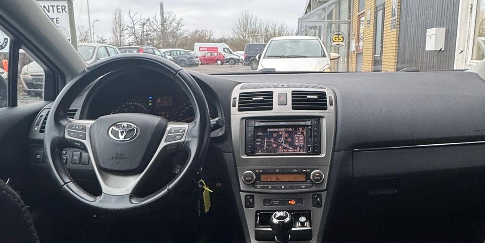 Toyota Avensis 1,8 VVT-i T2 stc. 5d