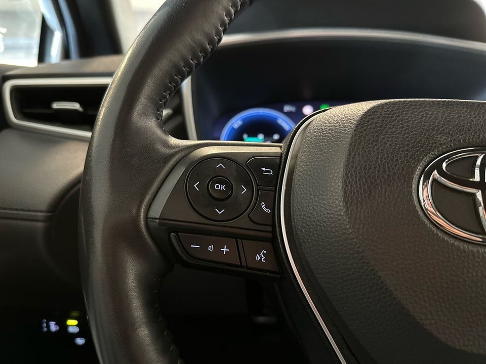 Toyota Corolla Cross 2,0 Hybrid Active CVT 5d