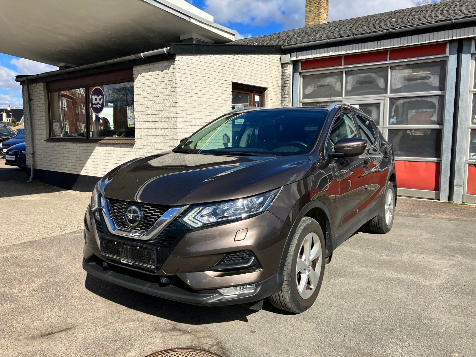 Nissan Qashqai 1,3 Dig-T 140 Tekna 5d