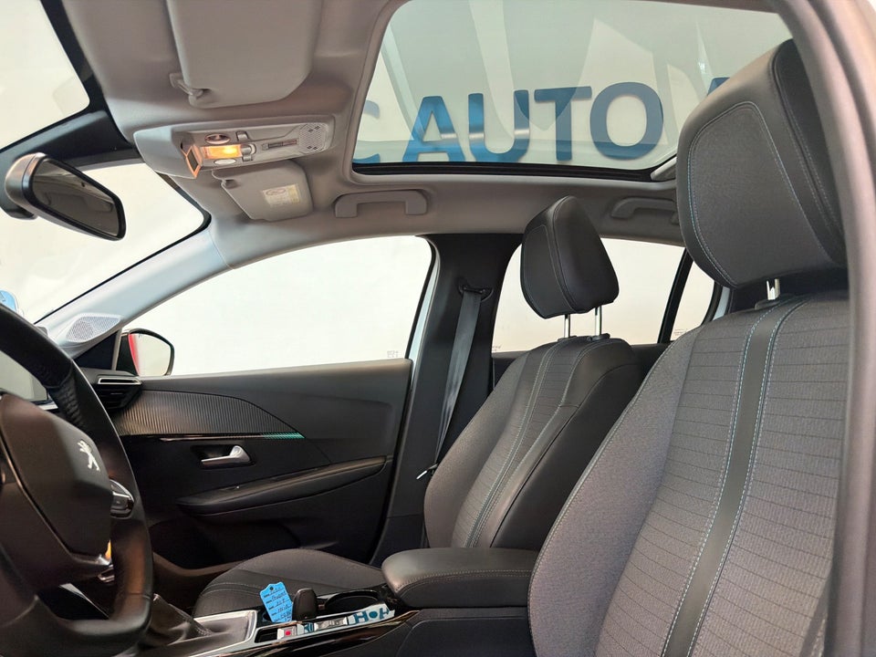 Peugeot 208 1,2 PureTech 100 Allure Sky 5d