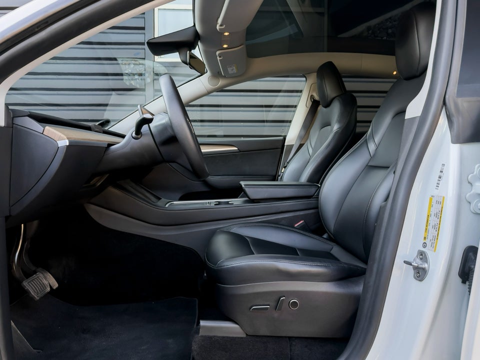 Tesla Model Y Long Range AWD 5d