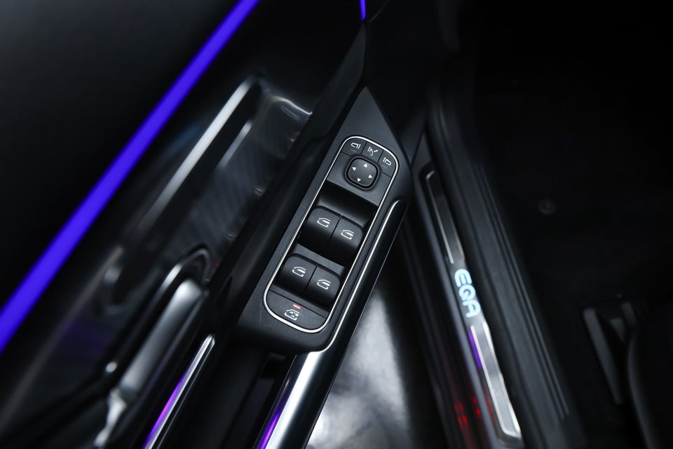 Mercedes EQA300 AMG Line 4Matic 5d