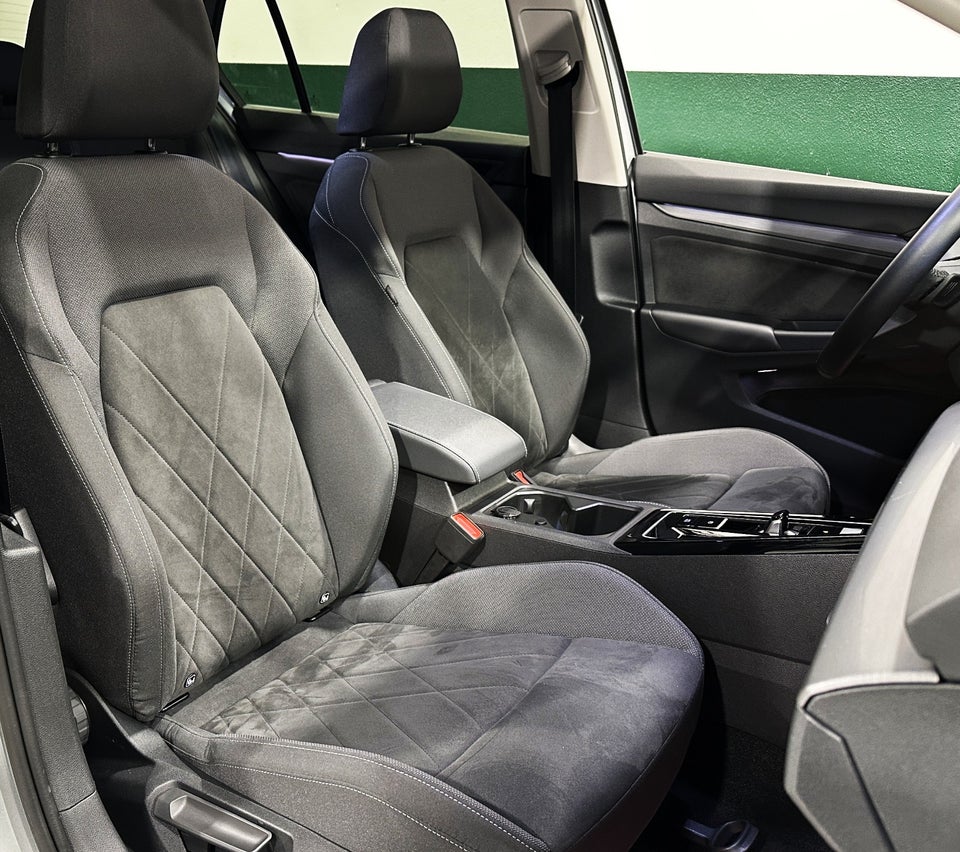 VW Golf VIII 1,5 eTSi 150 Style DSG 5d