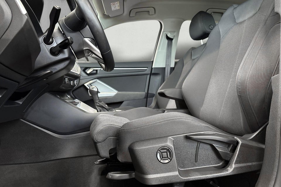 Audi Q3 45 TFSi e Attitude plus S-tr. 5d