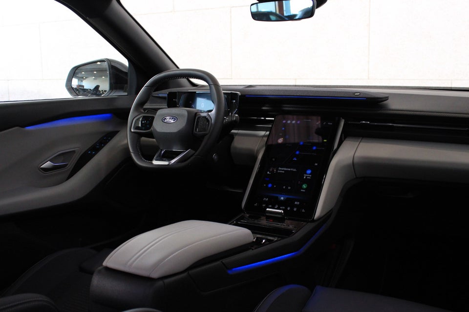 Ford Explorer 82 Premium Extended Range 5d