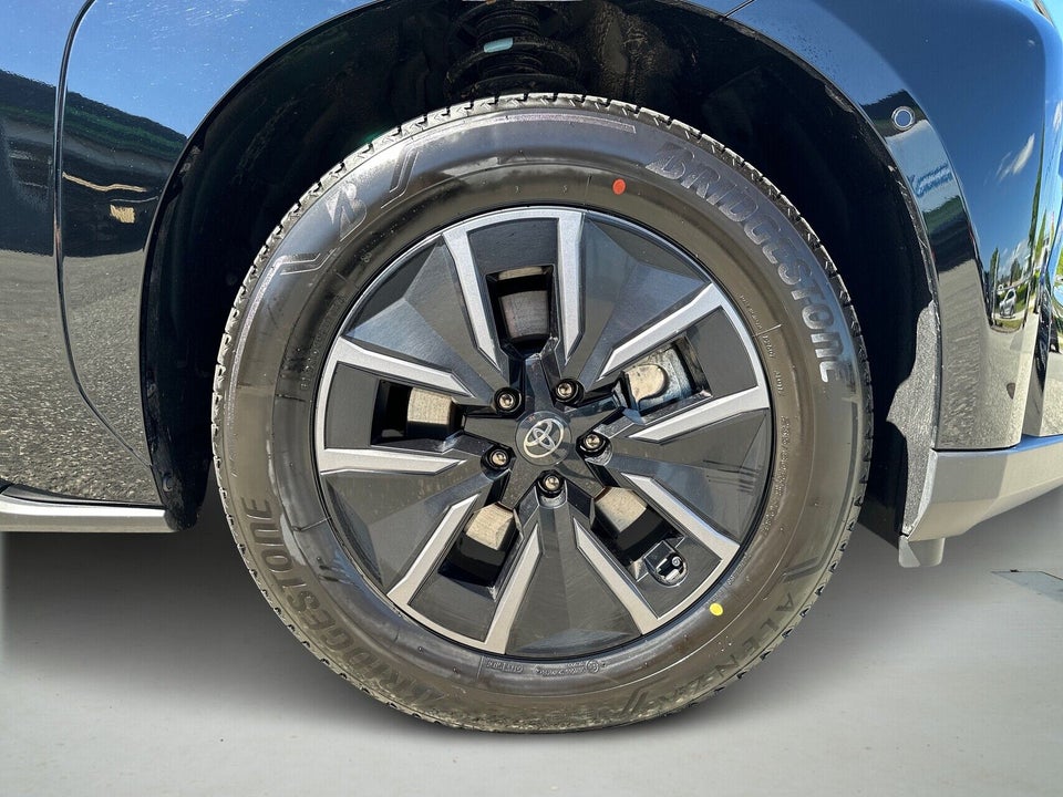 Toyota bZ4X 73 Executive 5d