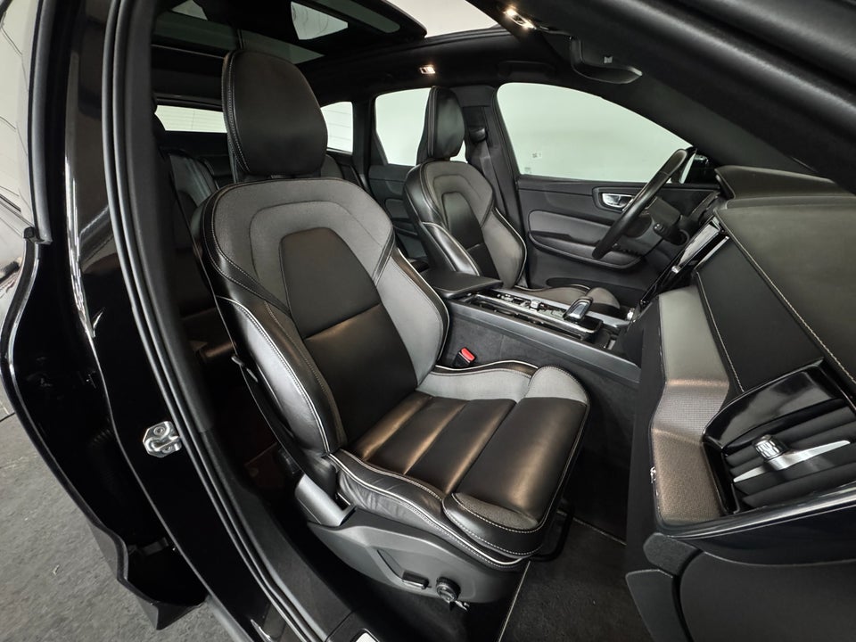 Volvo XC60 2,0 T8 ReCharge R-Design aut. AWD 5d