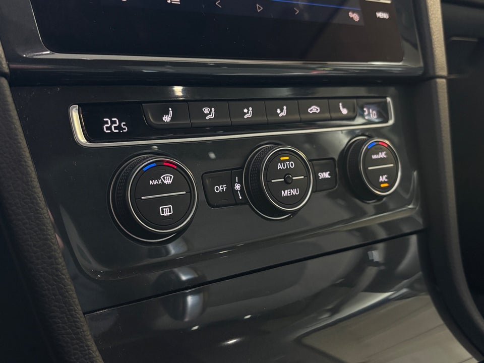 VW Golf VII 1,5 TSi 130 Highline Variant DSG 5d