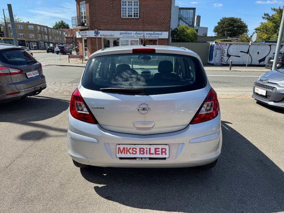Opel Corsa 1,4 16V Cosmo 5d