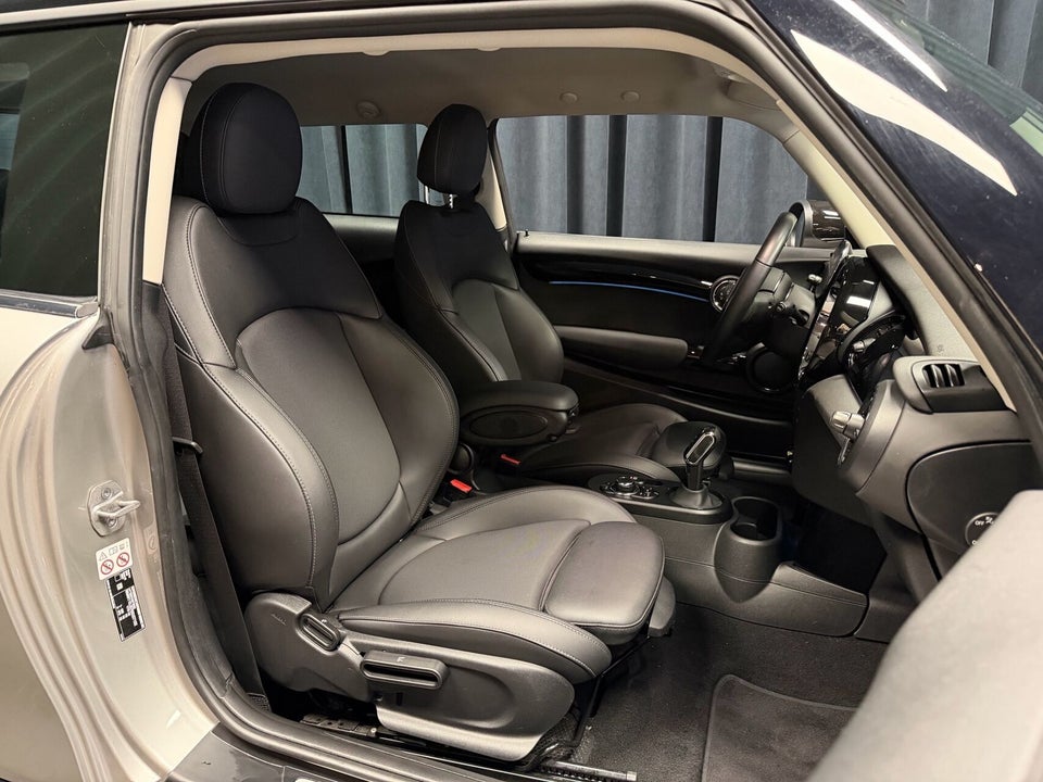 MINI Cooper SE Essential 3d