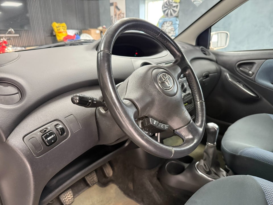 Toyota Yaris 1,3 Luna 3d