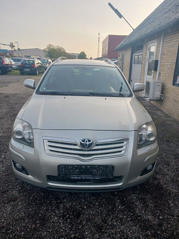 Toyota Avensis 2,0 Sol stc. 5d