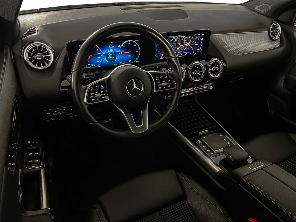 Mercedes EQA300 Progressive 4Matic 5d