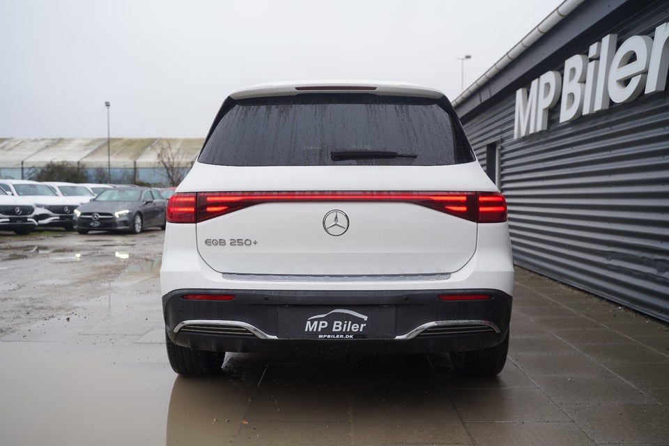 Mercedes EQB250+ AMG Line 5d