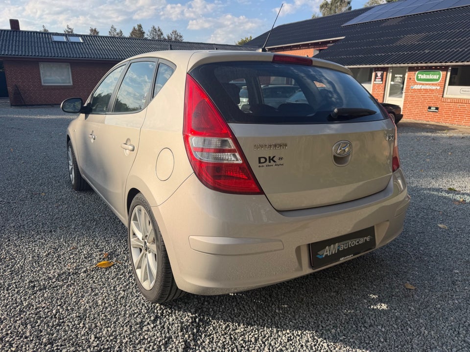 Hyundai i30 1,4 CVVT 109 Comfort 5d