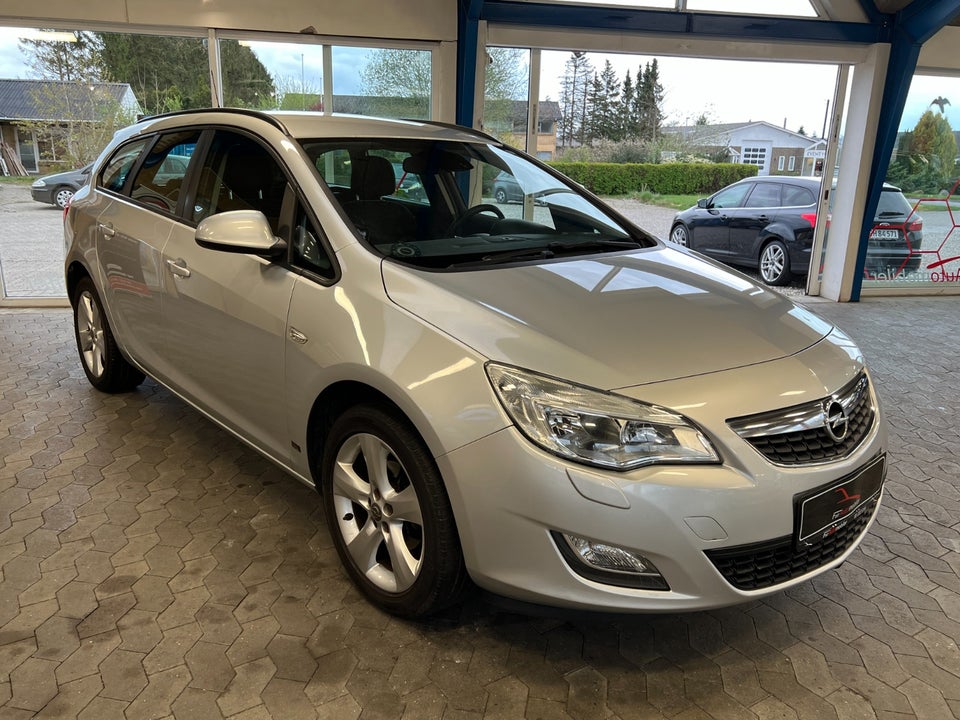 Opel Astra 1,4 T 140 Sport Sports Tourer 5d