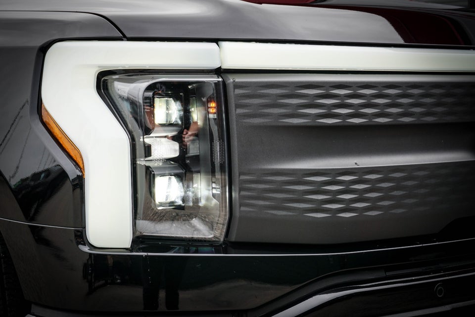 Ford F-150 123 Lightning Flash Extended Range 4d