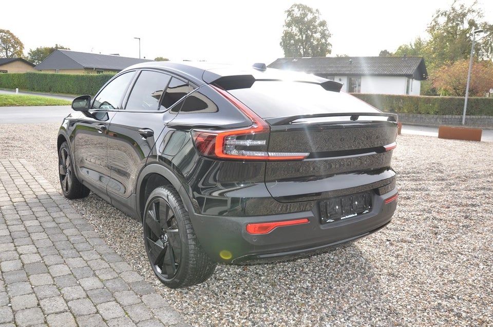 Volvo EC40 Extended Range Black Edition 5d