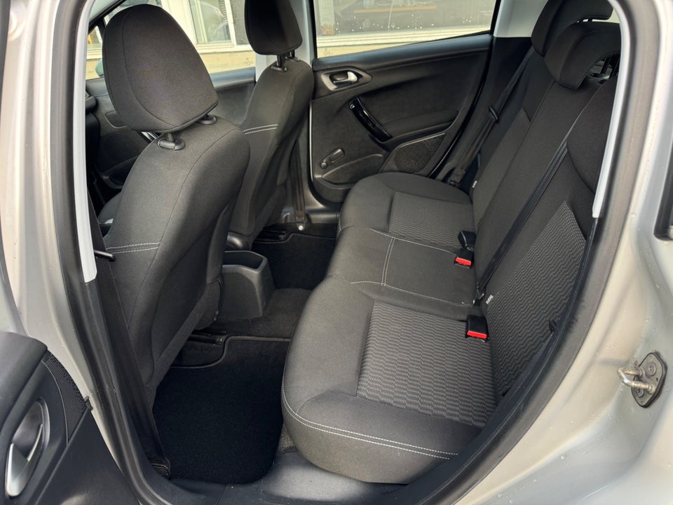 Peugeot 208 1,6 BlueHDi 100 Active 5d