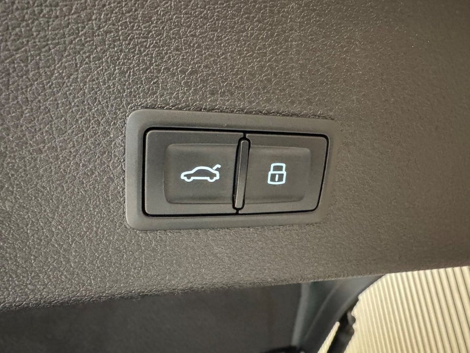 Audi e-tron 55 S-line Sportback quattro 5d