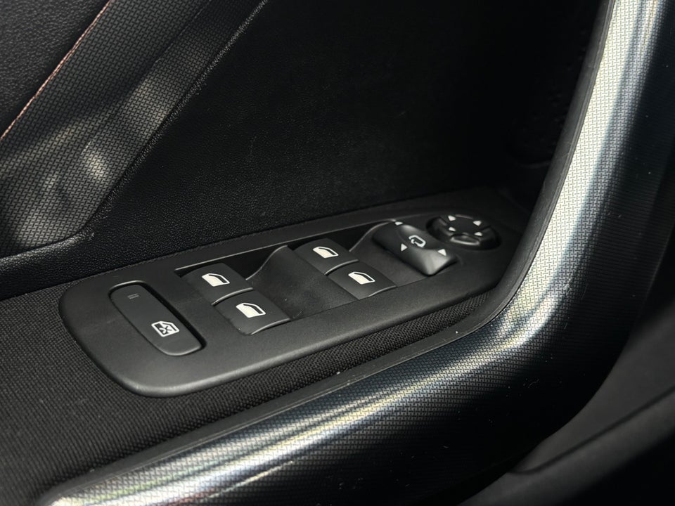 Peugeot 2008 1,2 e-THP 110 Allure 5d