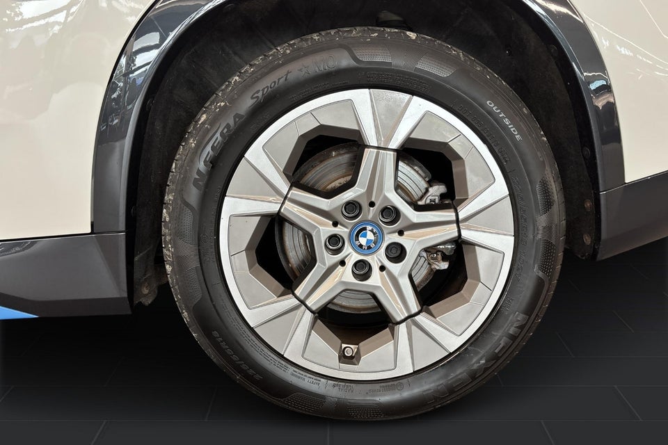 BMW iX1 xDrive30 X-Line 5d