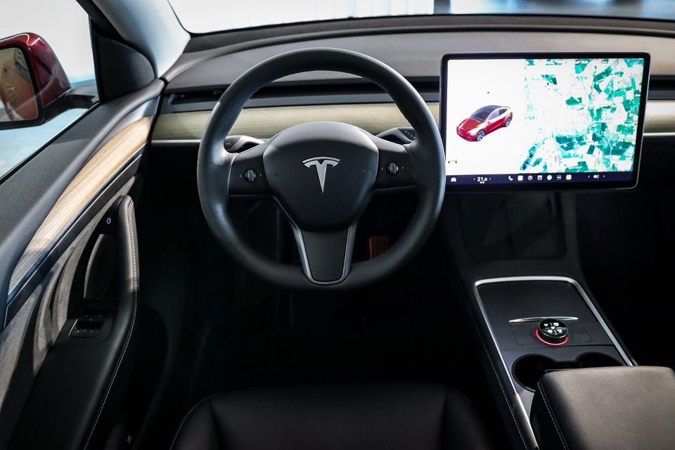 Tesla Model Y Long Range AWD 5d