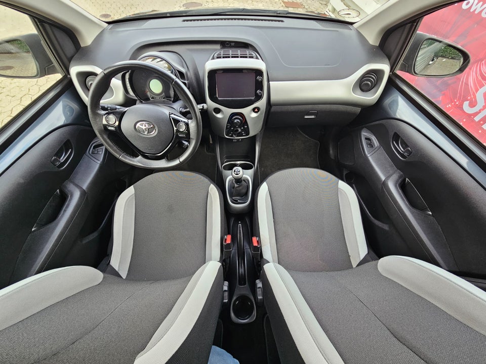 Toyota Aygo 1,0 VVT-i x-touch 5d